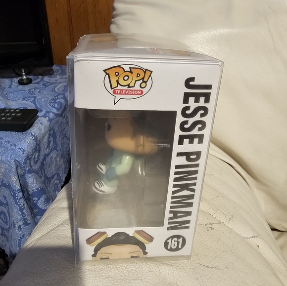 JESSE PINK IN GREEN LABSUIT FUNKO POP!(READ THE DESCRIPTION!) - Picture 5 of 10